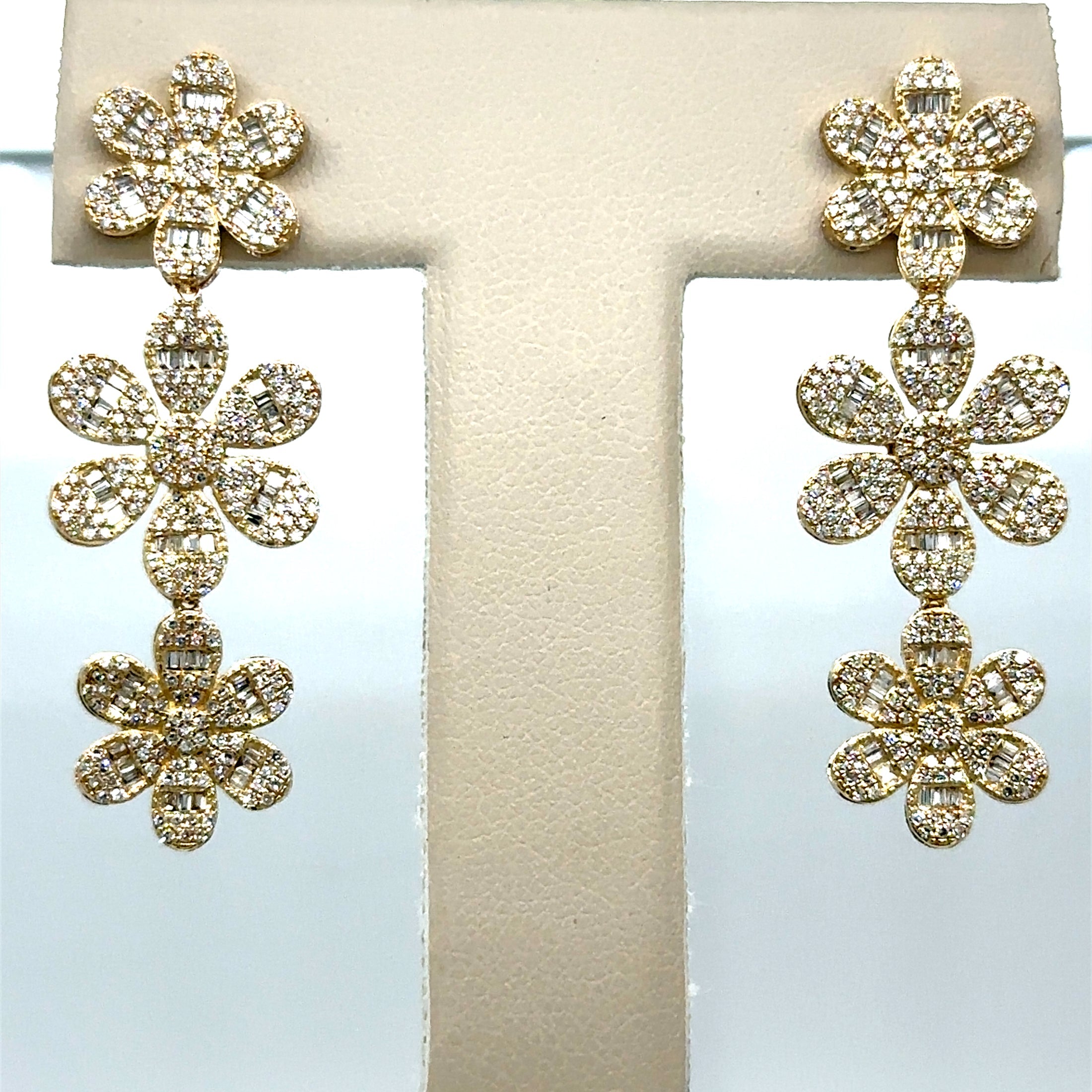 14K Yellow Gold Diamond Flower Earring 1.54 TCW