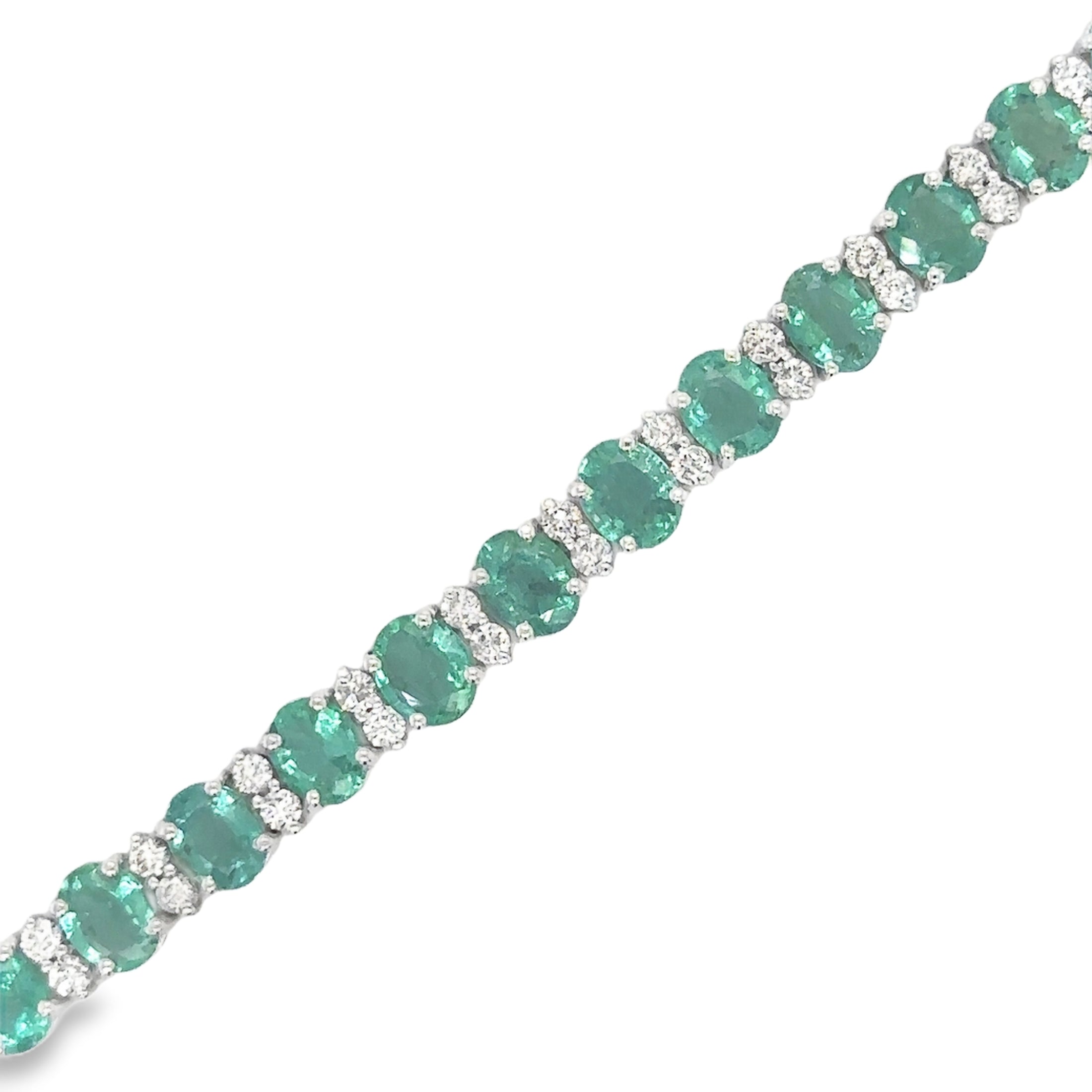 18K White Gold Emerald & Diamonds Bracelet  10.78 TCW