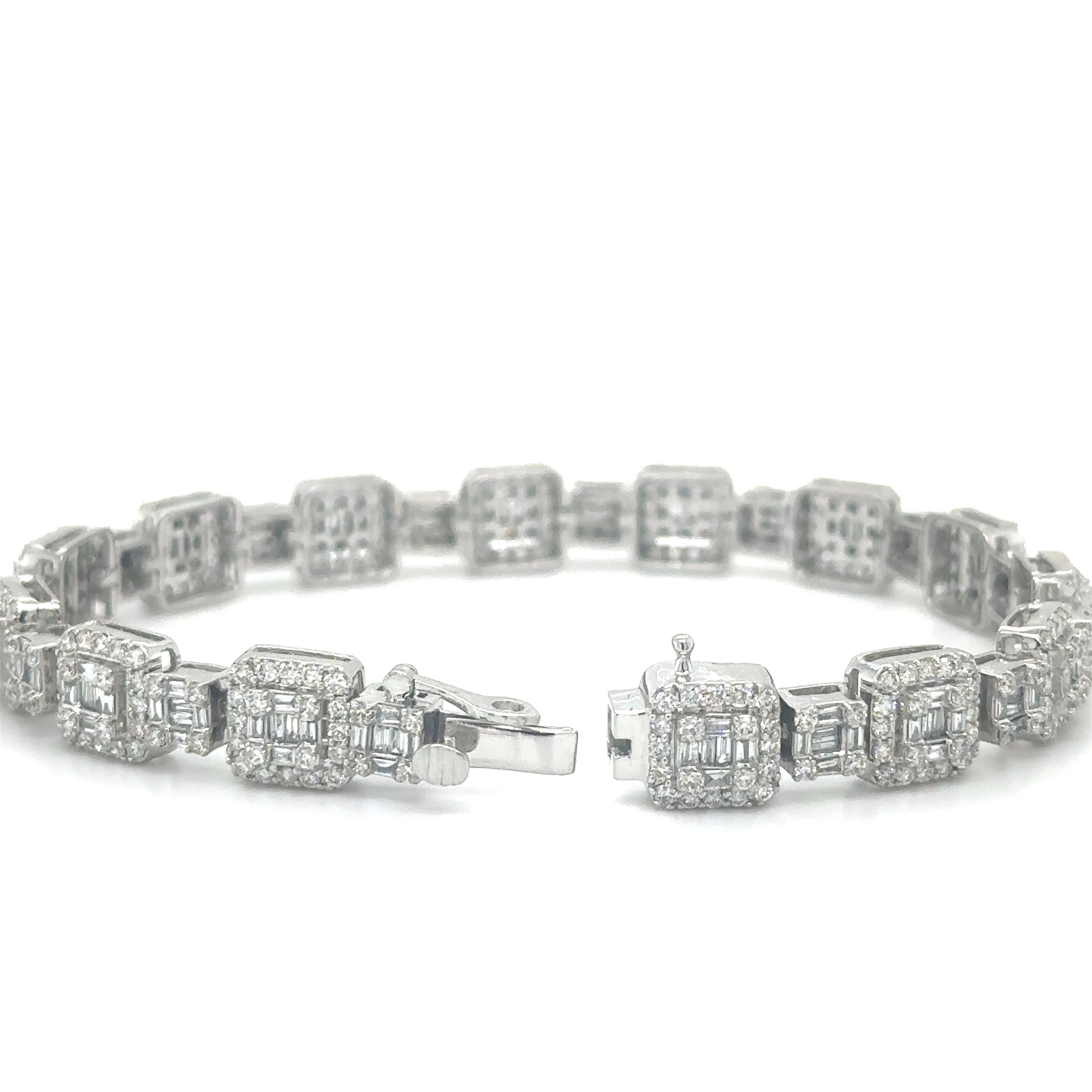 14K White Gold Diamond Bracelet  4.40 TCW