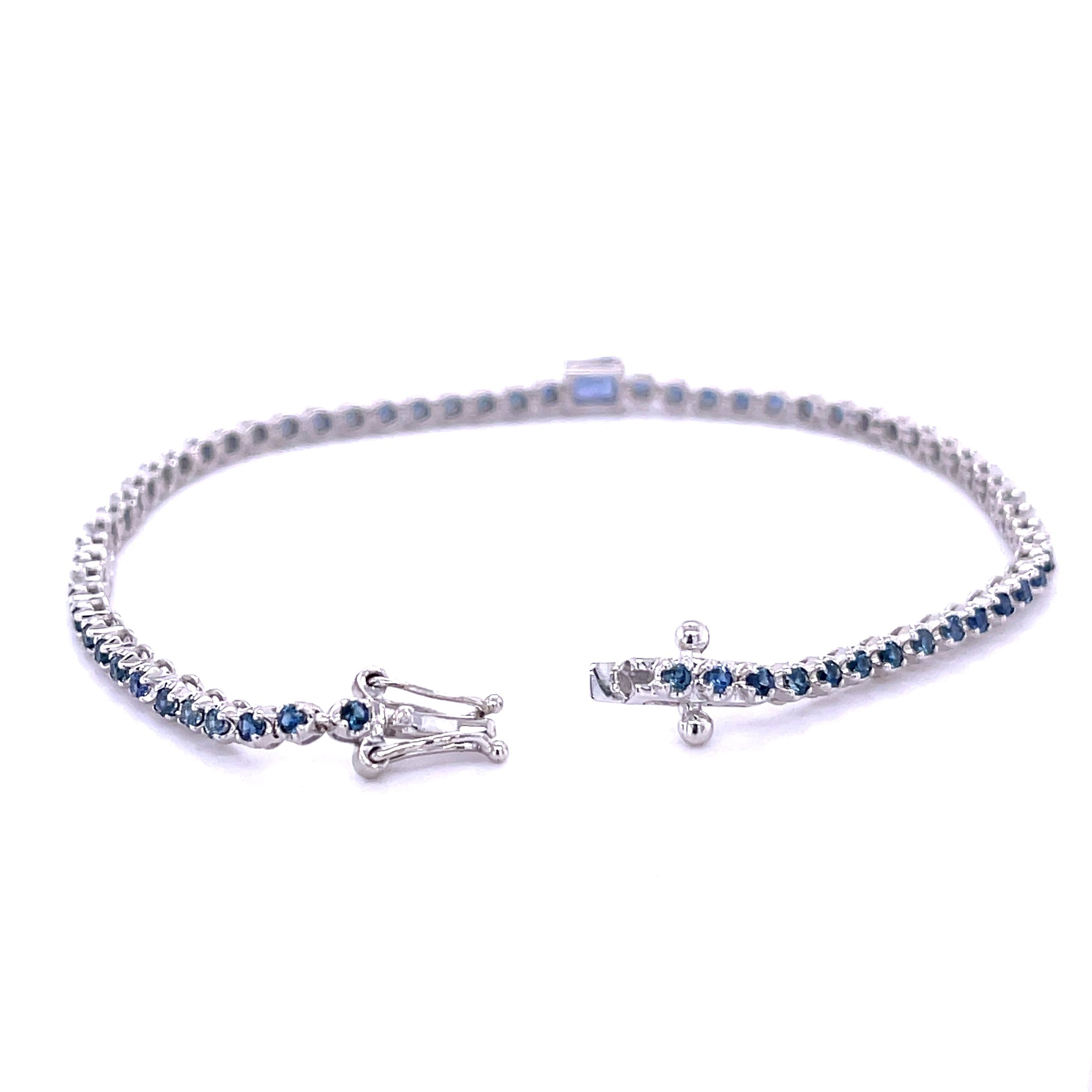 Pulsera De Tenis De Piedra Central Baguette Redonda De Zafiro Azul Wg De 14K, 2.55CT