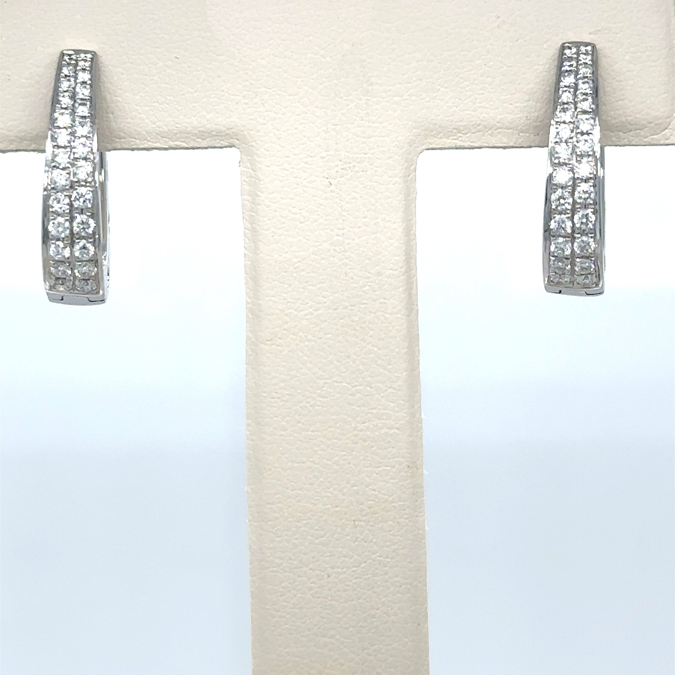 14K White Gold Diamond Earring 0.73 TCW