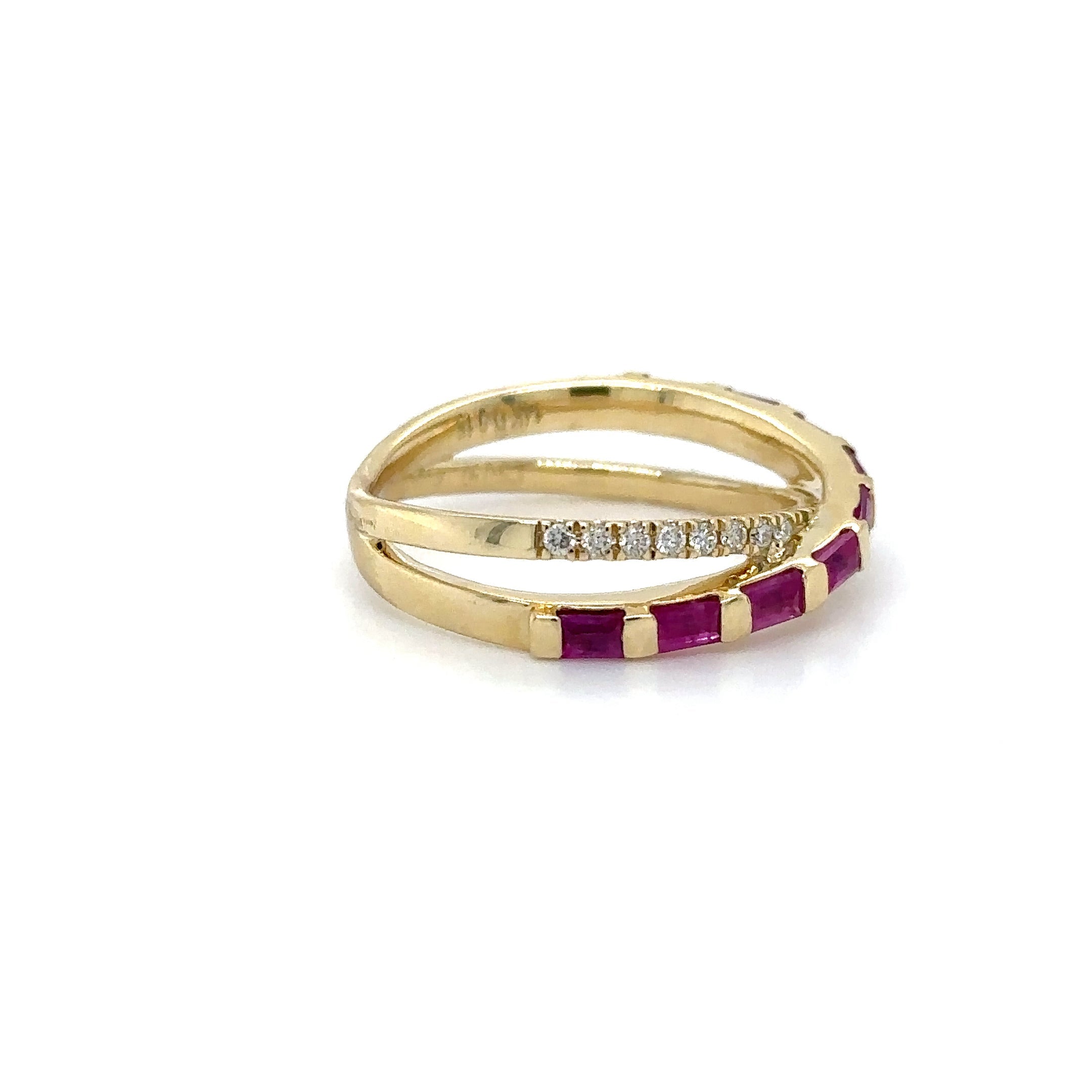 14K Yellow Gold Ruby & Diamonds Ring 1.05 TCW