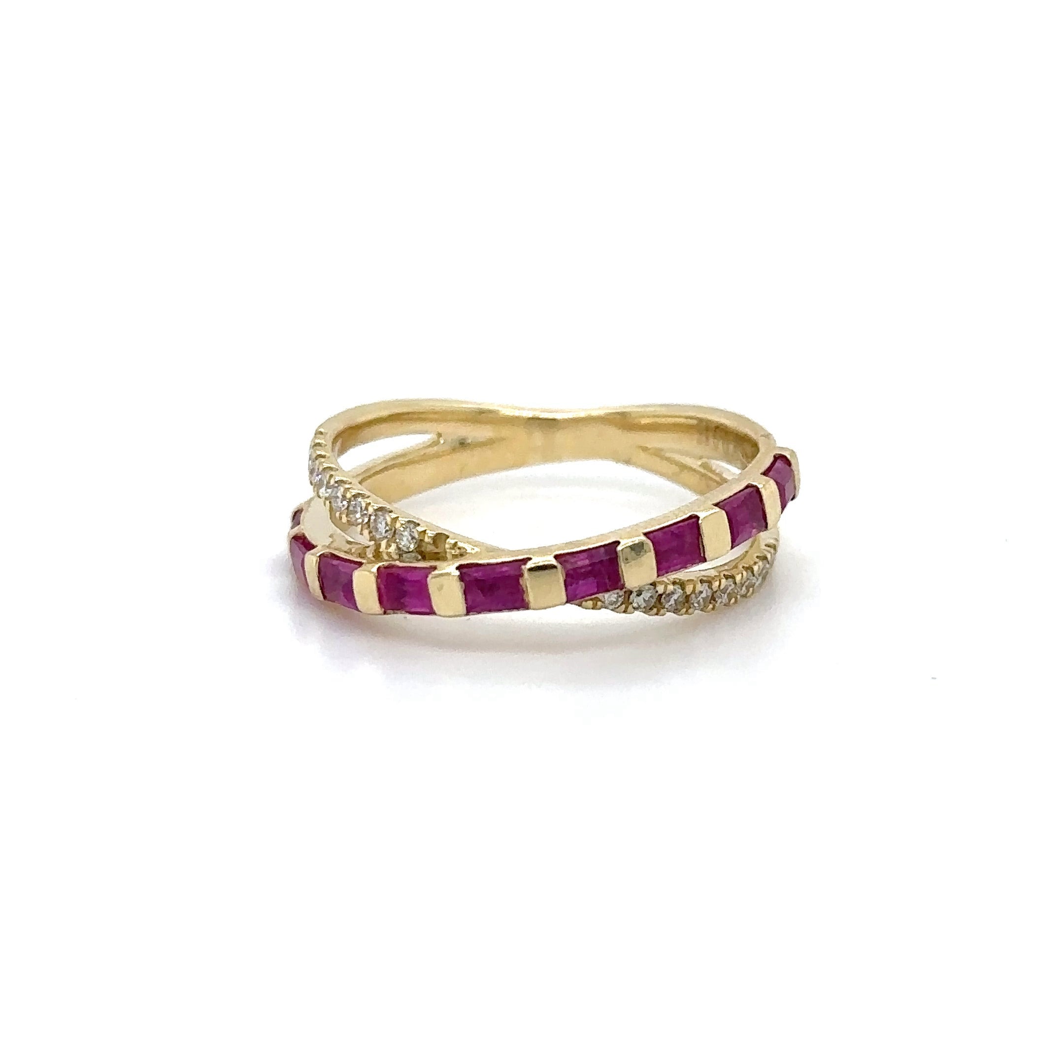 14K Yellow Gold Ruby & Diamonds Ring 1.05 TCW