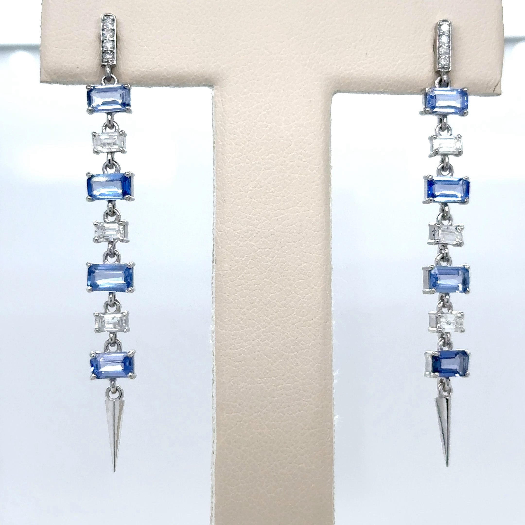 18K White Gold Sapphire & Diamonds Earring 16.11 TCW