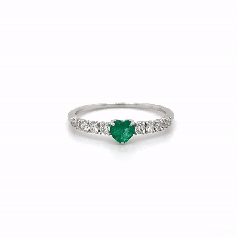 18K White Gold Heart Emerald & Diamonds Ring 0.71 TCW