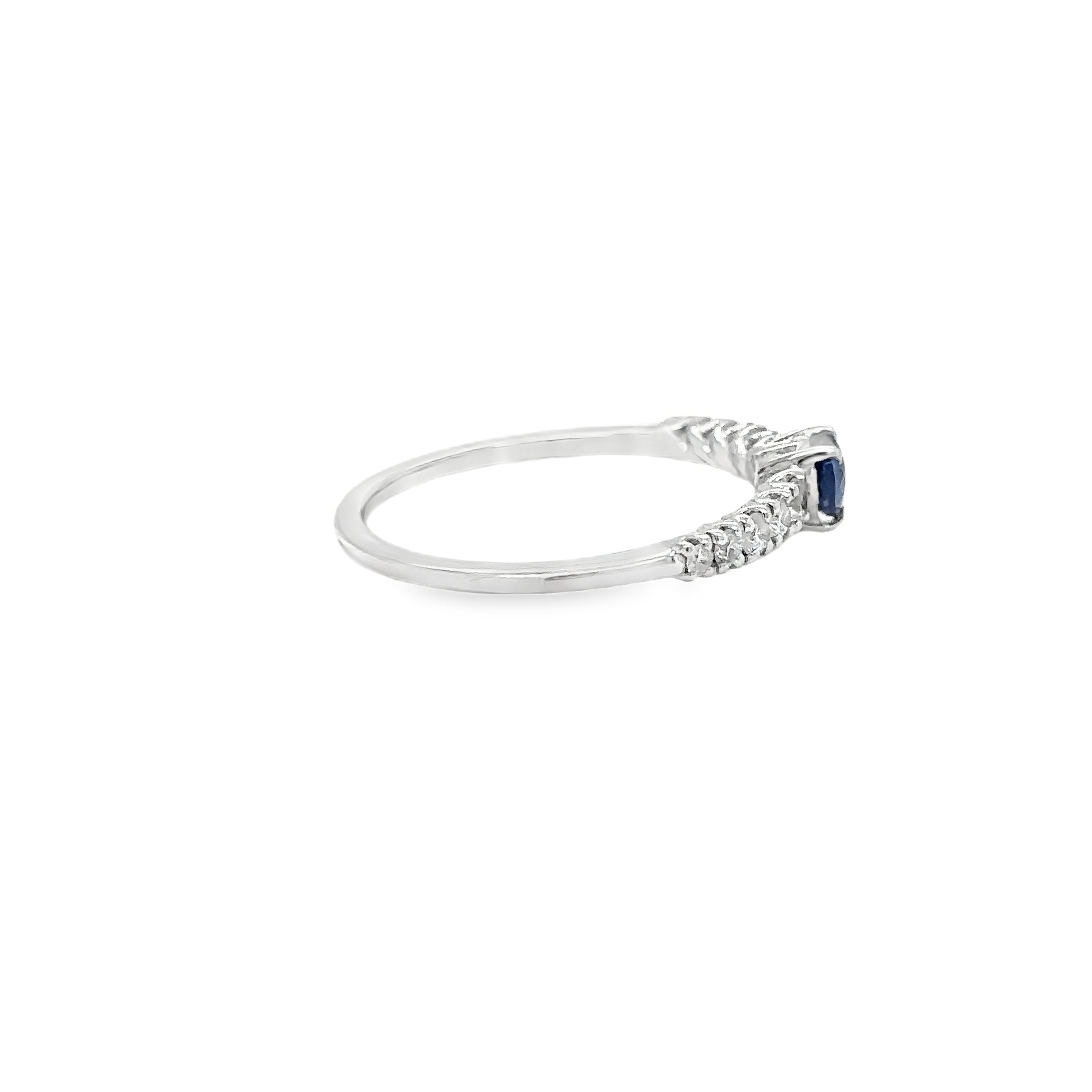 18K White Gold Heart Blue Sapphire & Diamonds Ring 0.65 TCW