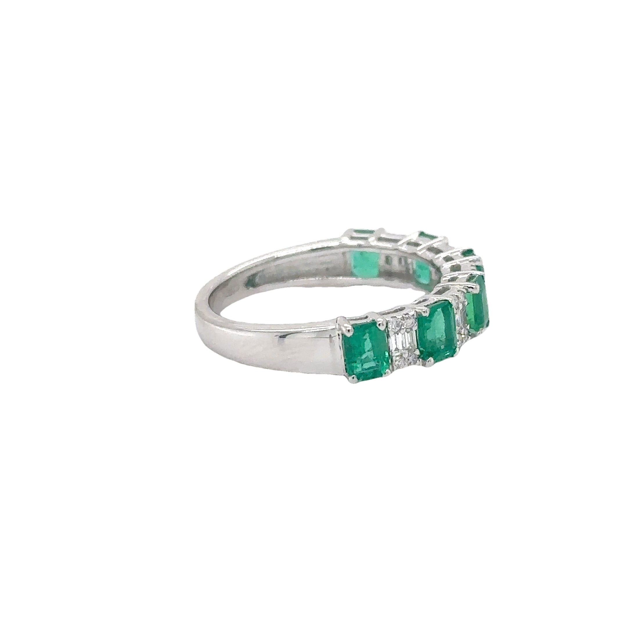 18K White Gold Emerald & Diamonds Ring 1.68 TCW