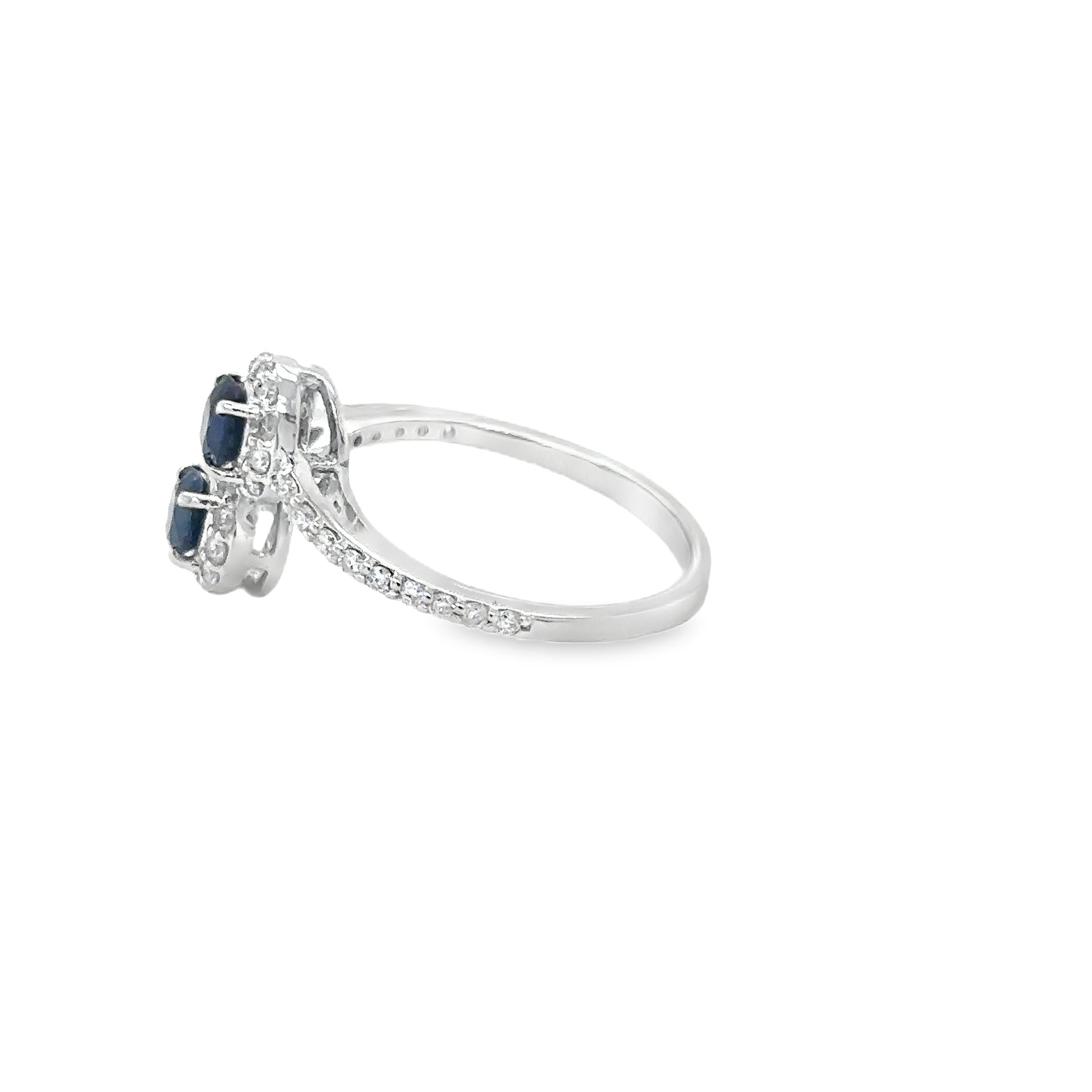 18K White Gold Blue Sapphire & Diamonds Ring 0.98 TCW