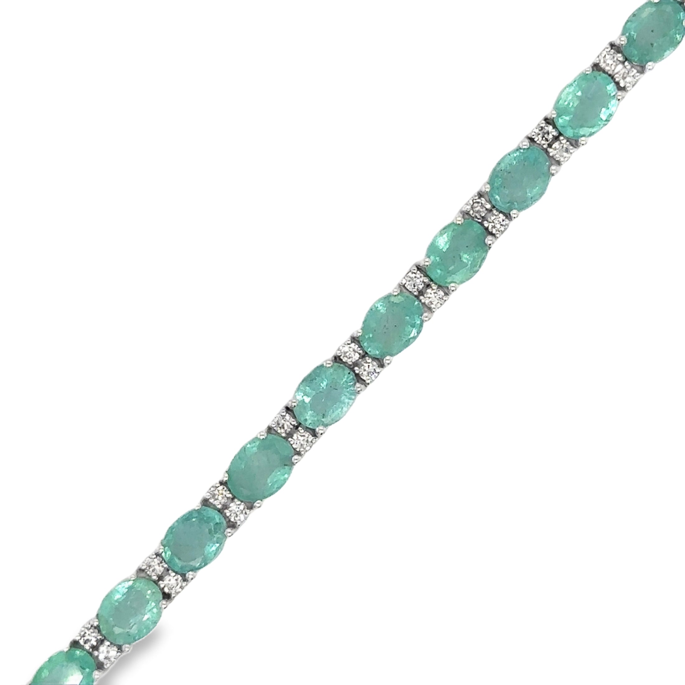 14K Yellow Gold Emerald & Diamonds Bracelet  9.64 TCW