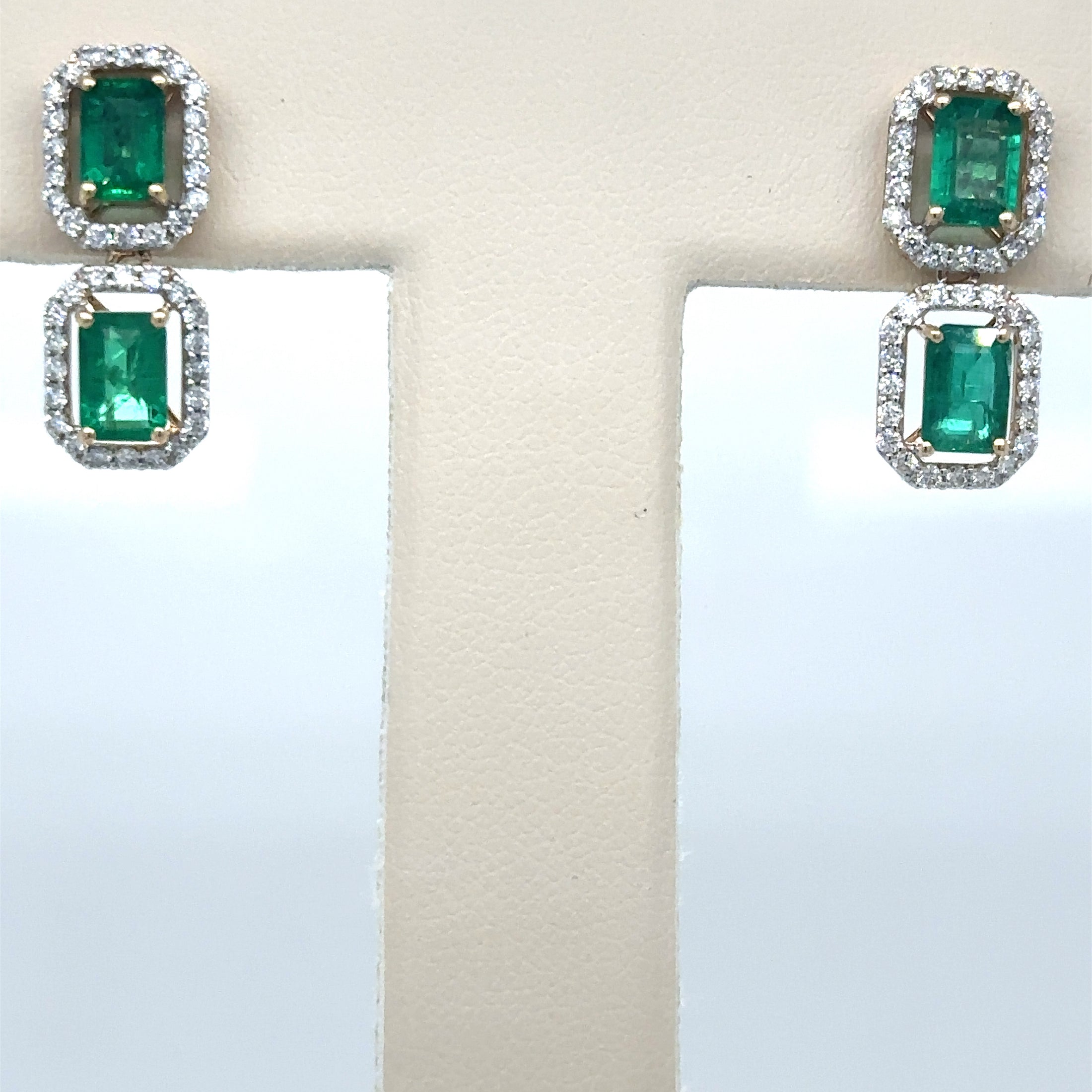 14K Yellow Gold Emerald & Diamonds Earring 2.67 TCW