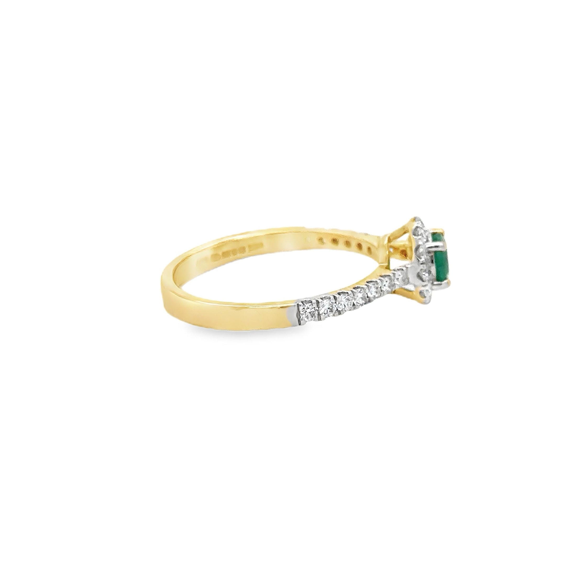 14K Yellow Gold Emerald & Diamonds Ring 0.68 TCW