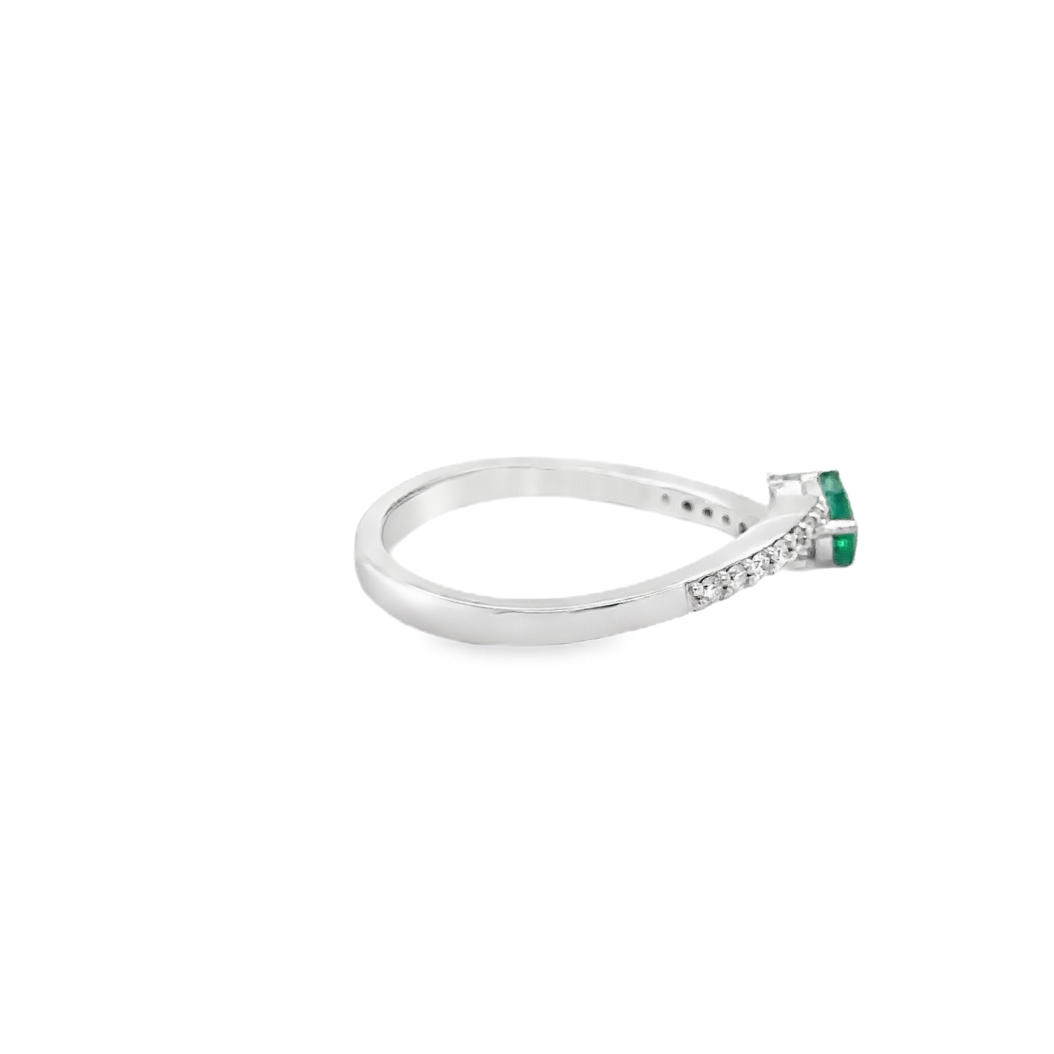 14K White Gold Emerald & Diamonds Ring 0.31 TCW