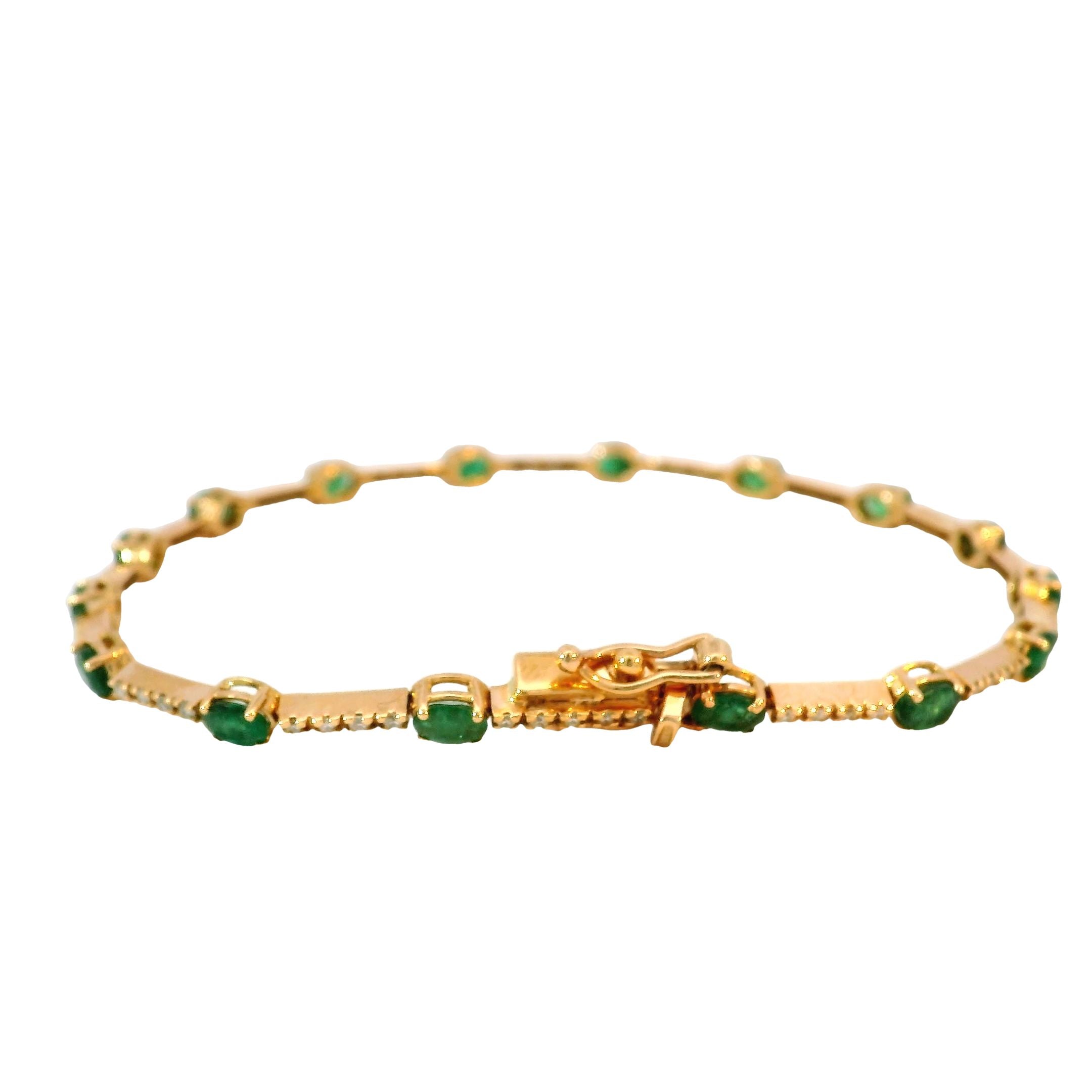 18K Rose Gold Emerald & Diamonds Bracelet  2.66 TCW