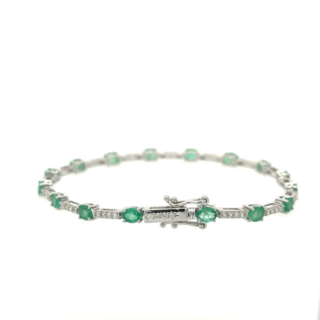 14K White Gold Emerald & Diamonds Bracelet  2.73 TCW