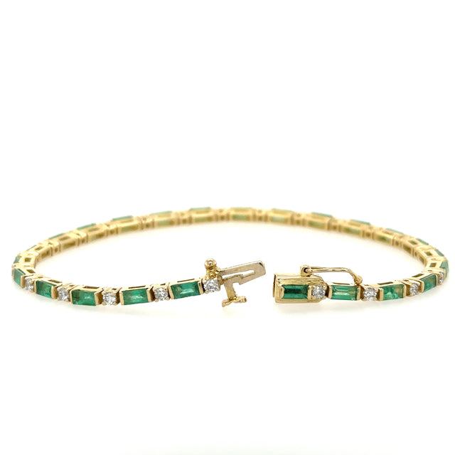 14K Yellow Gold Emerald & Diamonds Bracelet  3.98 TCW